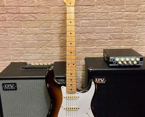 FENDER Vintage '57 • equipped with Blender on the II Tone